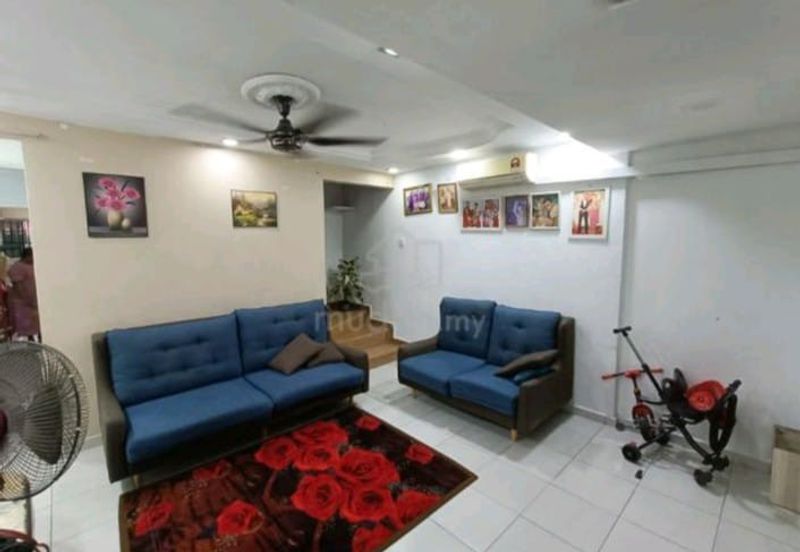 TAMAN UNIVERSITY INDAH