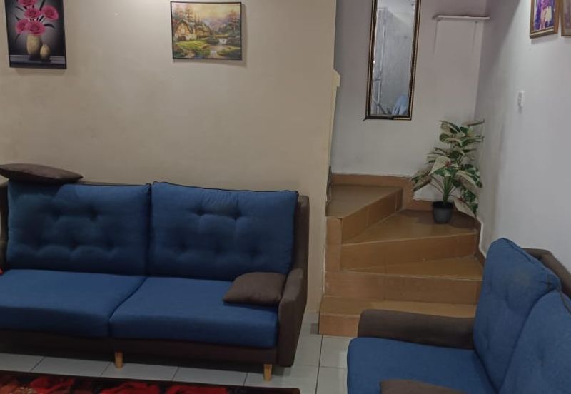 TAMAN UNIVERSITY INDAH