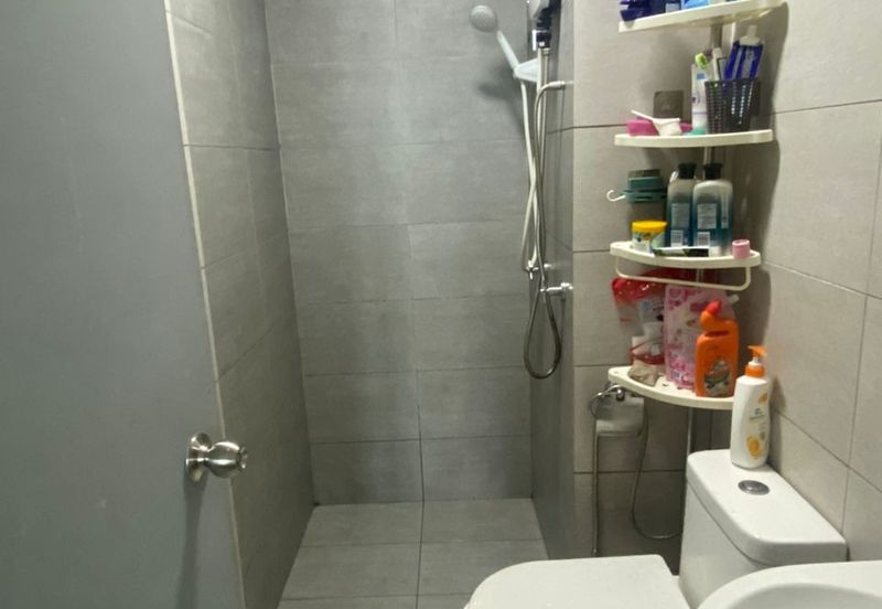 Service Apartment @ KL Traders Square Residences for SALE