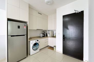 The M @ Medini Macrolink