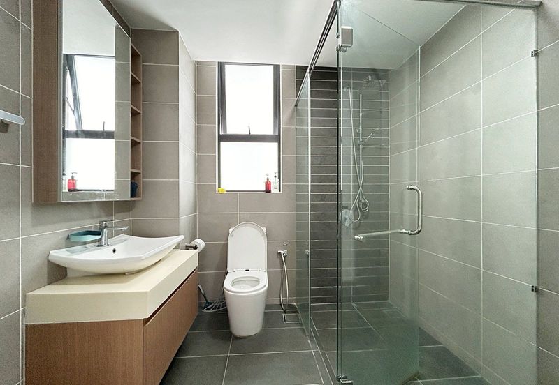 The M @ Medini Macrolink