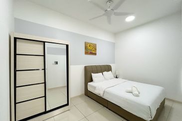 The M @ Medini Macrolink