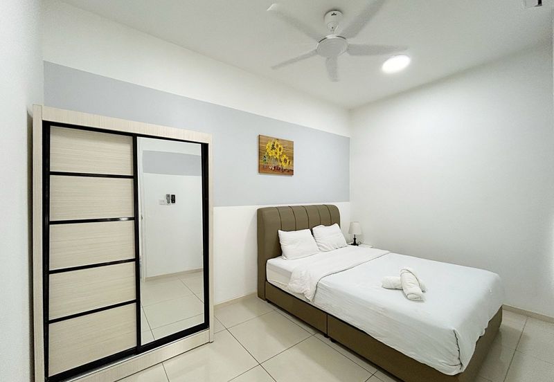 The M @ Medini Macrolink