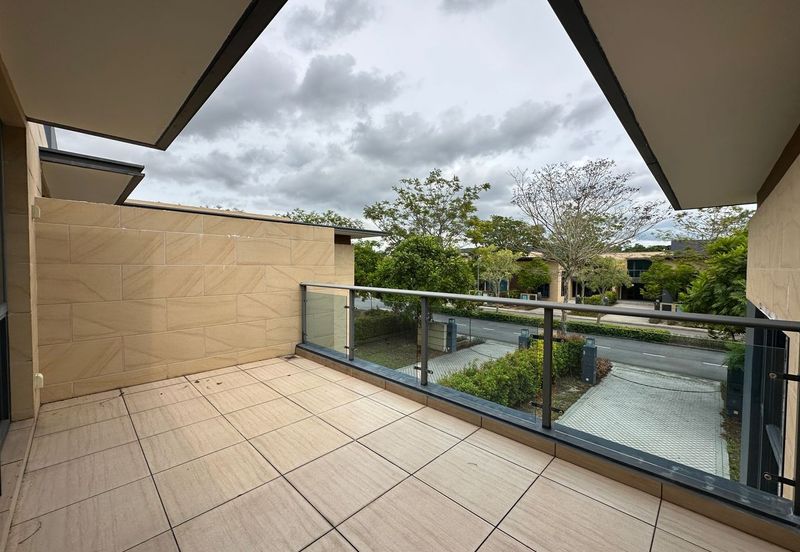 Forest City Golf Resort, Gelang Petah