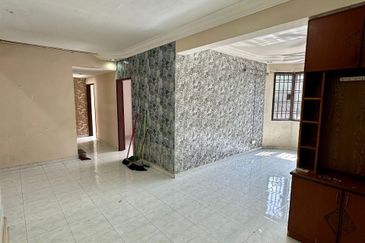 Sri Putra Apartments