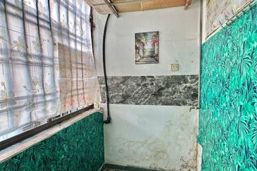 Sri Putra Apartments