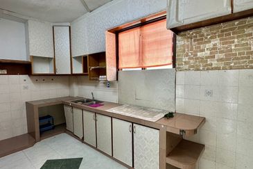 Sri Putra Apartments