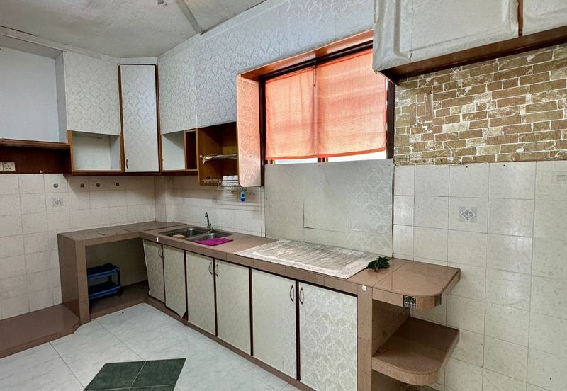 Sri Putra Apartments