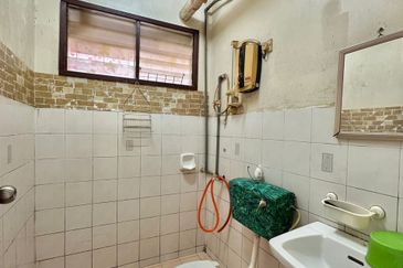 Sri Putra Apartments