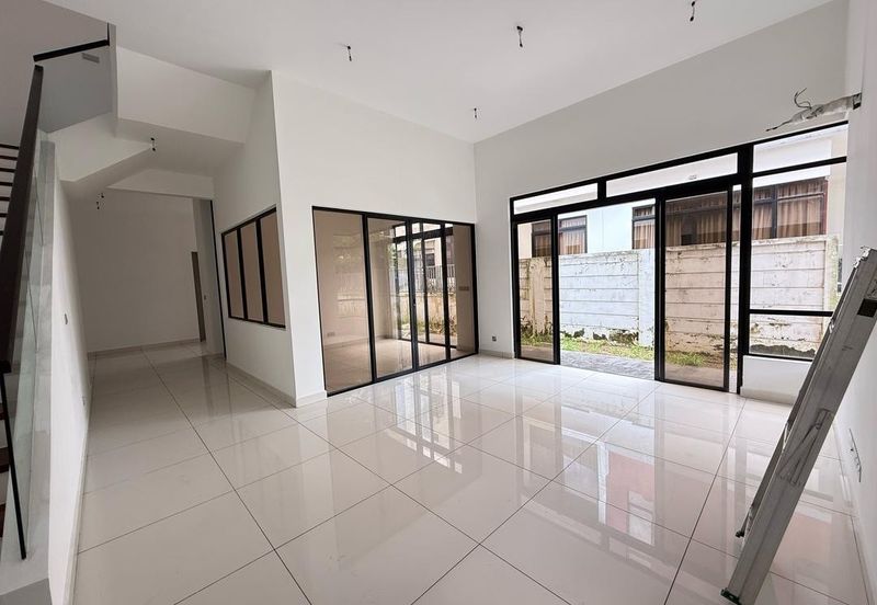 The Canal Garden South, Horizon Hills