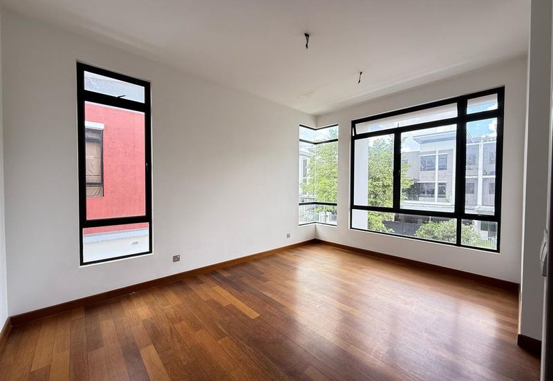 The Canal Garden South, Horizon Hills