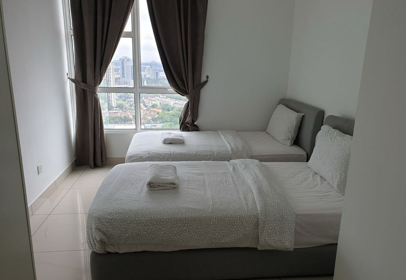 The Pinnacles (Pinnacle Tower)