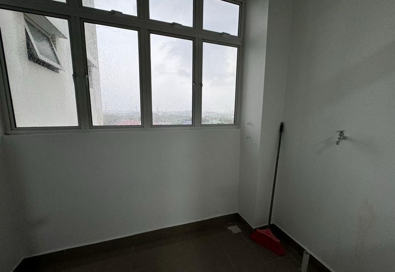 Meridin Bayvue Apartment