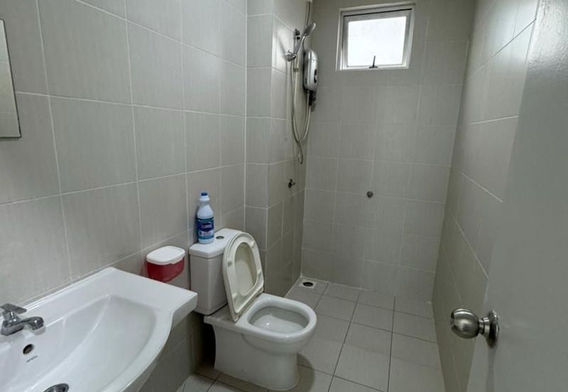 Meridin Bayvue Apartment