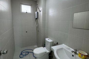 Meridin Bayvue Apartment