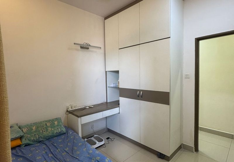 Dedaun Hijau (Greenfield Regency)