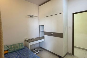 Dedaun Hijau (Greenfield Regency)