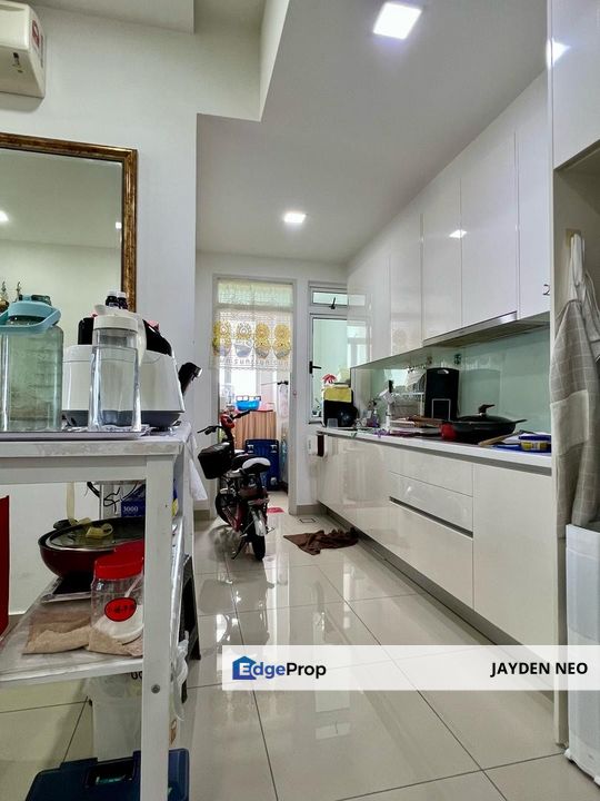 Tropez Danga bay,Full Loan,Fully Furnished,Sea View,Rare Unit, Johor, Johor Bahru