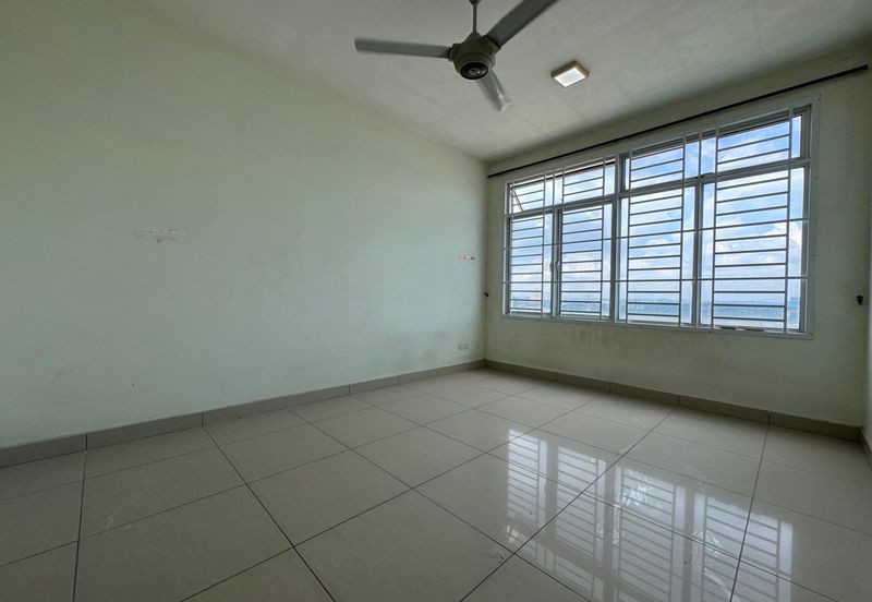 Eastbay Luxury Apartment