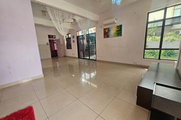 Maple Red, Adda Heights