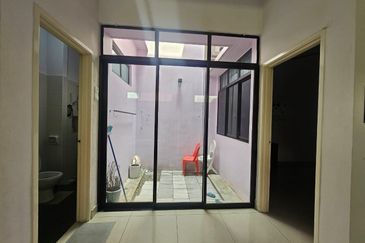 Maple Red, Adda Heights