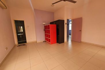 Maple Red, Adda Heights