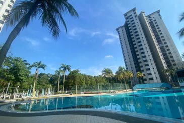 Mewah View Luxurious Apartments