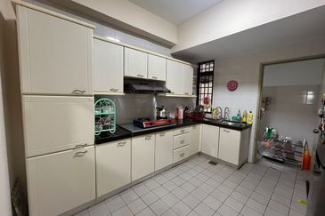 Aloha Tower Condominium