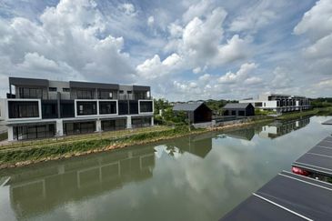 Senibong Cove Waterway Residences