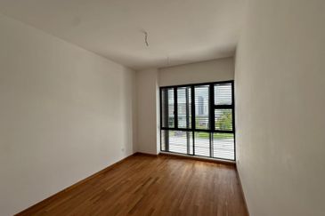 Senibong Cove Waterway Residences