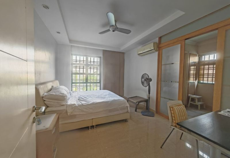 The Straits View, Bandar Baru Permas Jaya