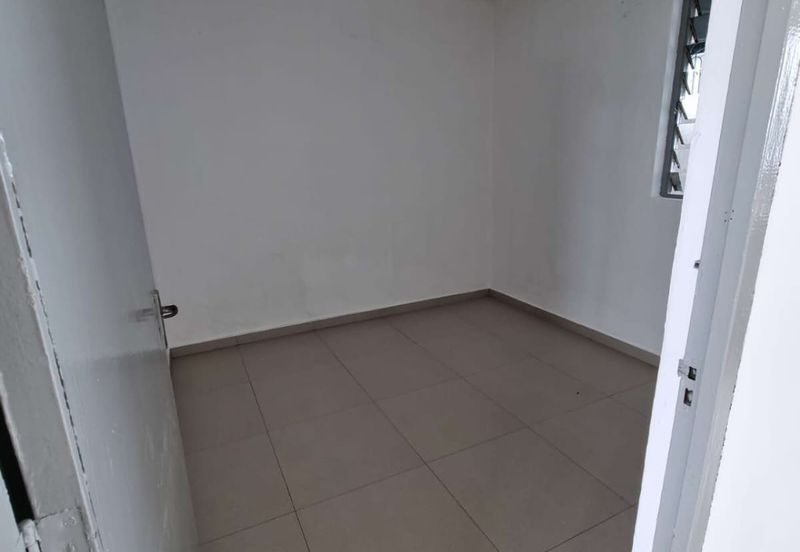 Flat Taman Ungku Tun Aminah