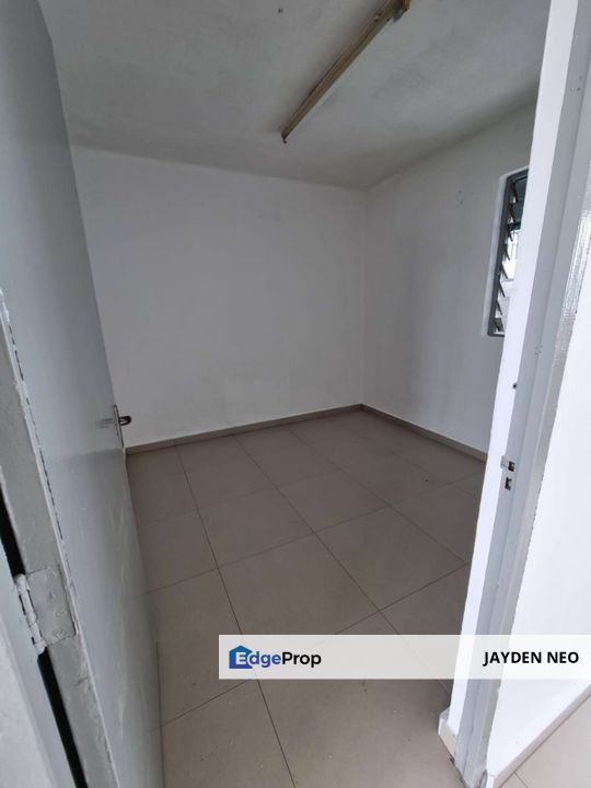 Tun Aminah Flat,low cost,Renovated Unit,Rare Unit,Good Condition, Johor, Johor Bahru