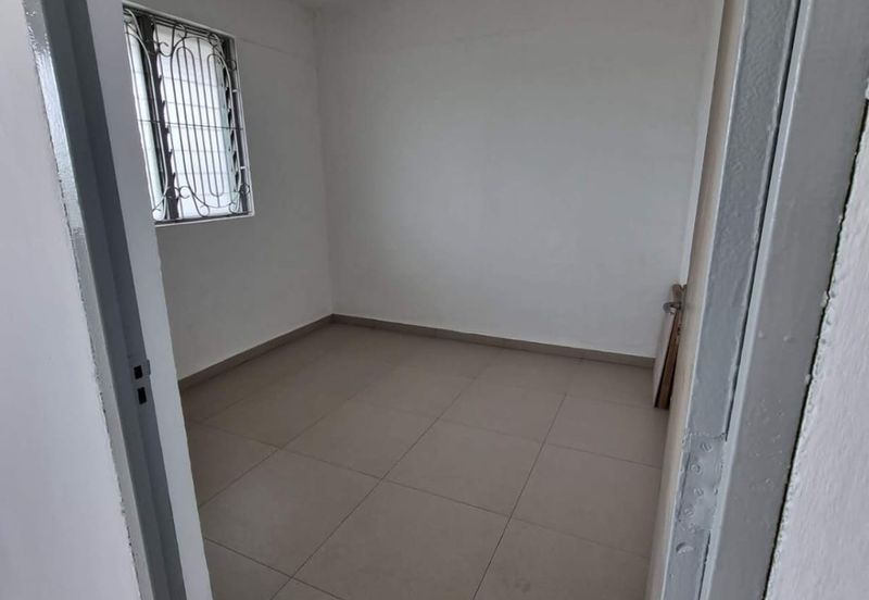 Flat Taman Ungku Tun Aminah