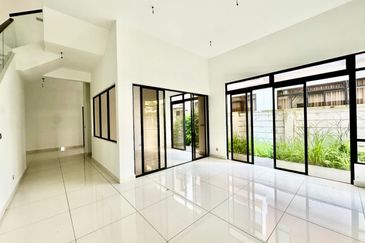 The Canal Garden South, Horizon Hills