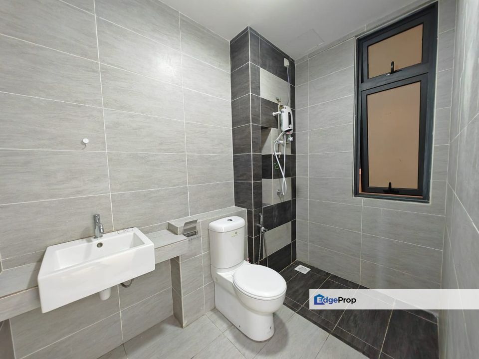 8scape Residence 8scapes Residences, Nice View, Cheapest unit with 3 bedroom bigger size unit, 2 bedroom got private bathroom, 2 nice car park lot, Johor, Johor Bahru