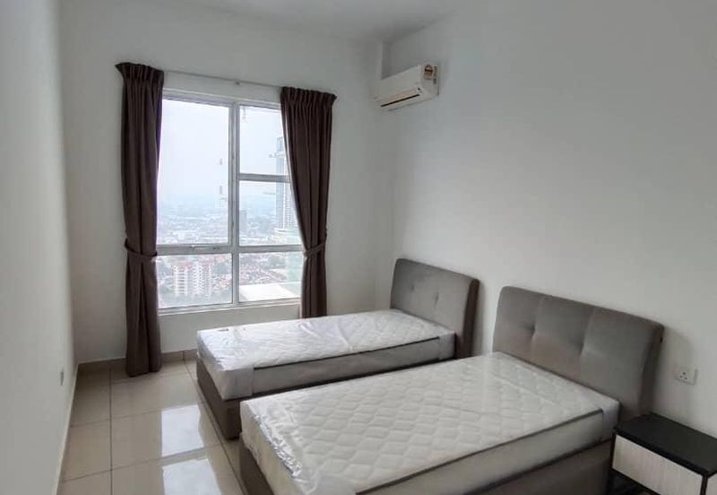 The Pinnacles (Pinnacle Tower)