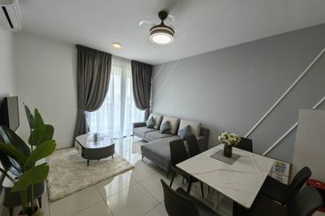 The M @ Medini Macrolink