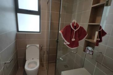 The M @ Medini Macrolink