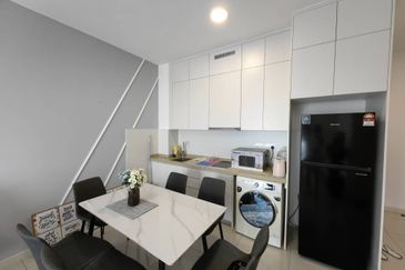 The M @ Medini Macrolink