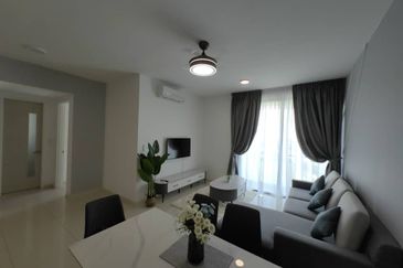 The M @ Medini Macrolink