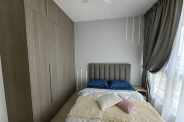 The M @ Medini Macrolink