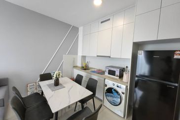 The M @ Medini Macrolink