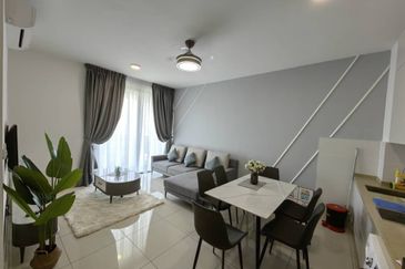 The M @ Medini Macrolink