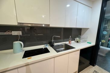 Almas Suites @ Puteri Harbour