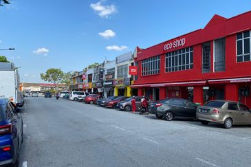 Taman Teratai Tamans Teratais, Tenanted to well known franchise