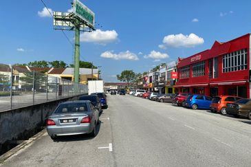 Taman Teratai Tamans Teratais, Tenanted to well known franchise