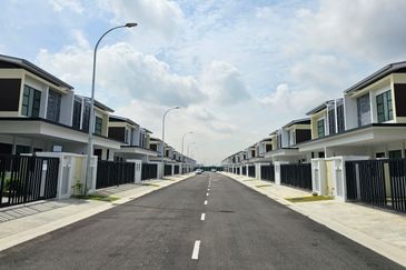Taman Impian Emas (honeydale Residence)