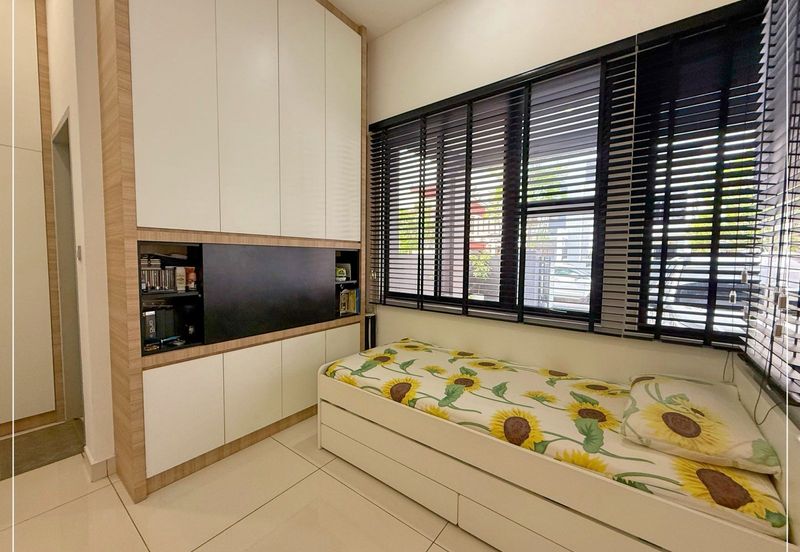 The Canal Garden South, Horizon Hills