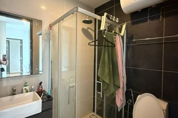 Baypoint @ Country Garden Danga Bay